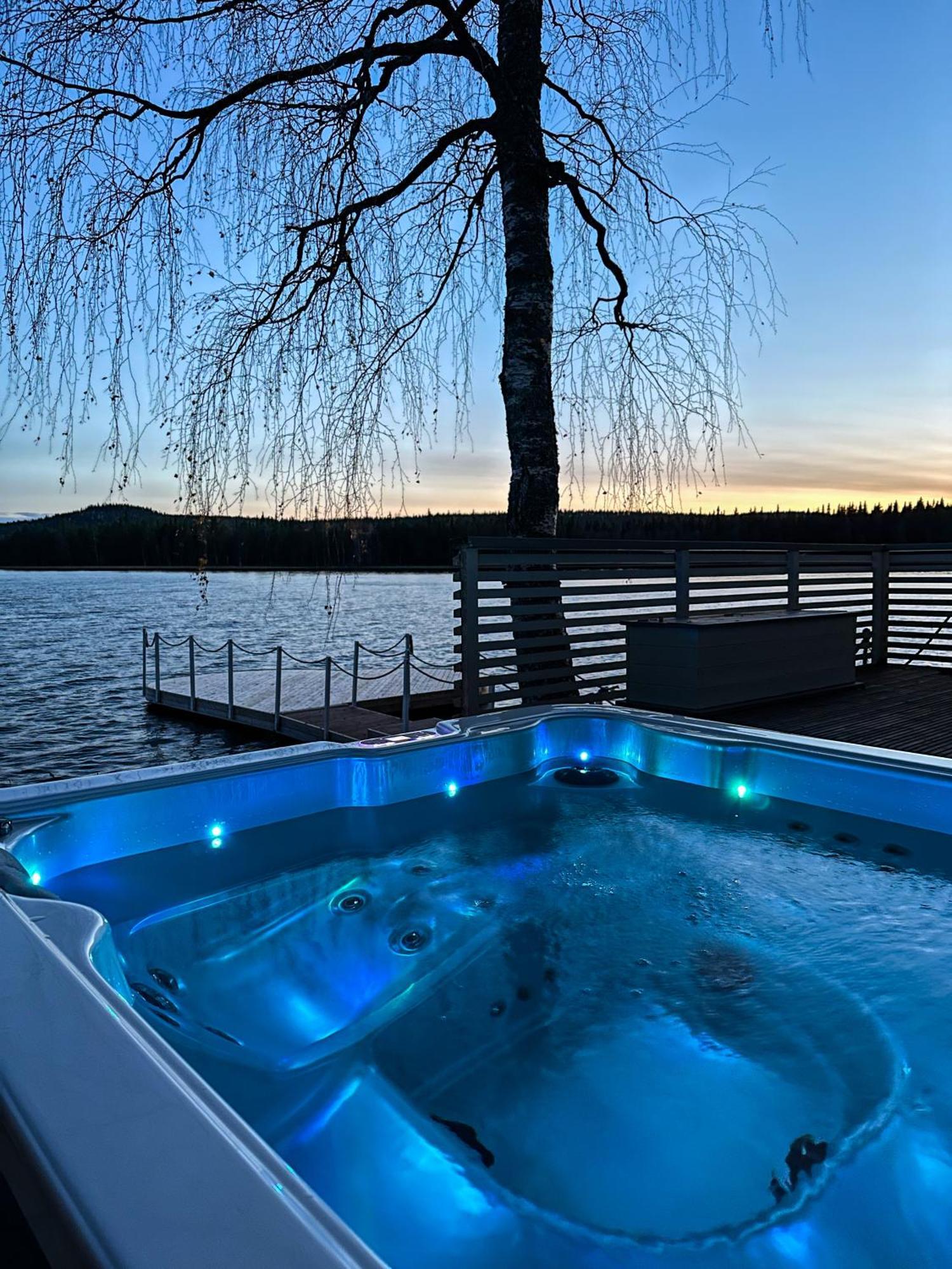Luxurious Villa Kinos With Jacuzzi ロヴァニエミ エクステリア 写真